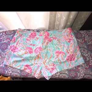 Lilly Pulitzer Walsh Short Size 6